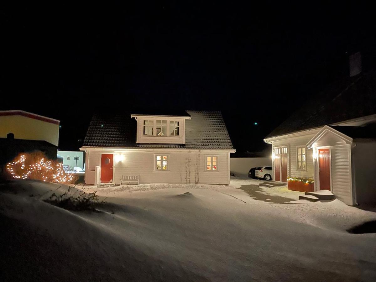 Den Gamle Fyrmesterboligen Andenes Exterior foto